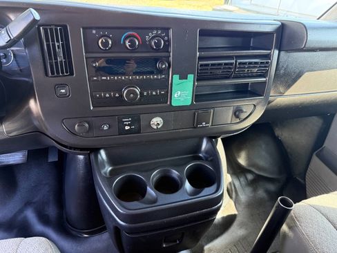 Used 2016 Chevrolet Express 2500 RWD image 29