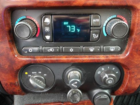 Used 2007 GMC Envoy SLT image 15