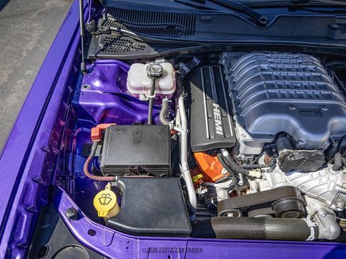 Used 2016 Dodge Challenger SRT Hellcat RWD image 18