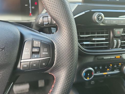 Used 2025 Ford Escape ST-Line AWD/4WD image 21