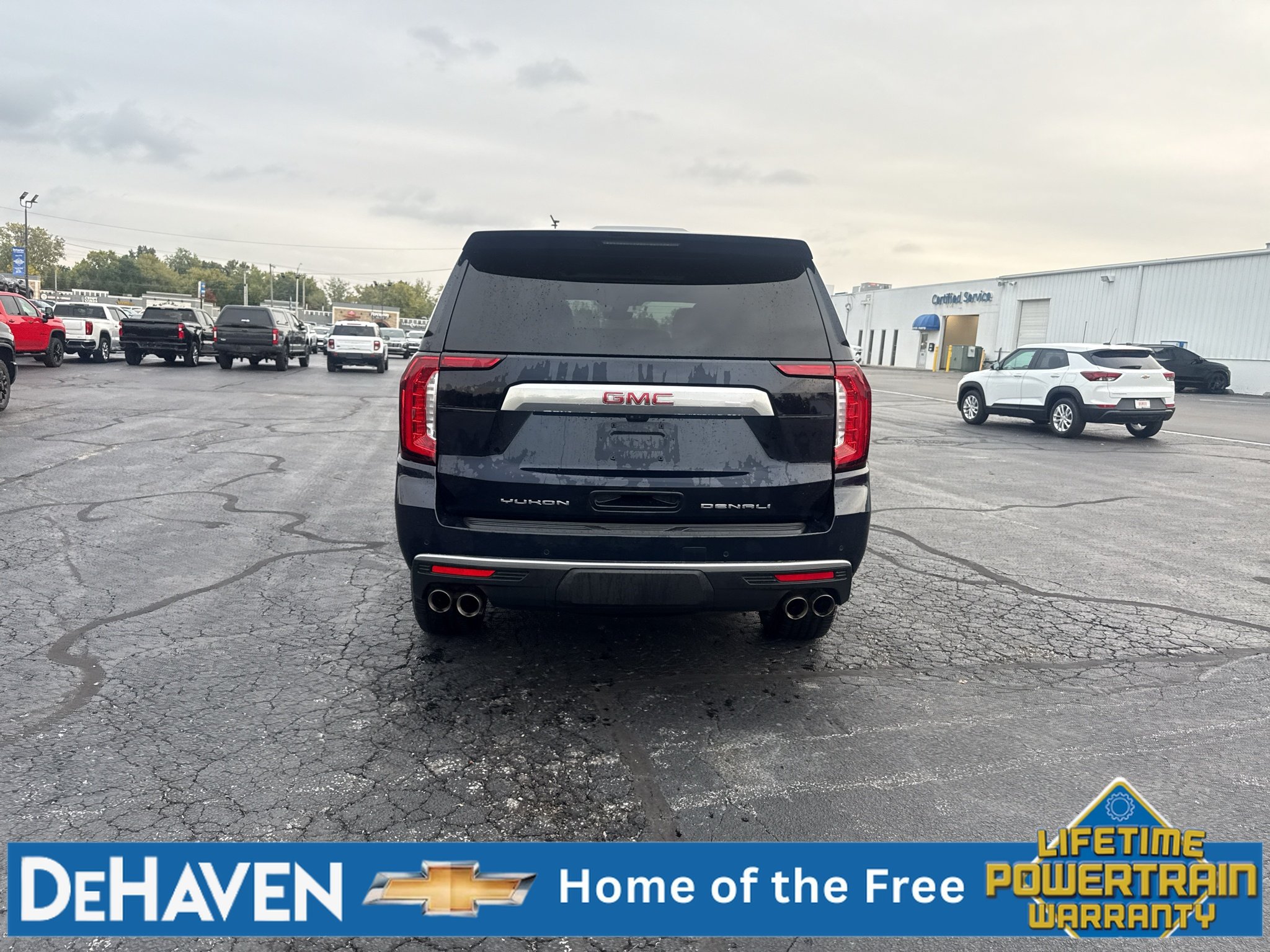 Used 2022 GMC Yukon Denali w/ Denali Premium Package AWD/4WD image 5