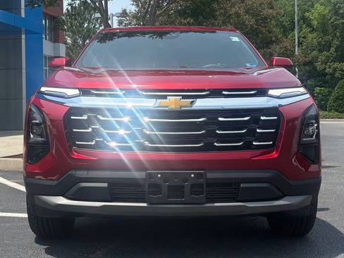 New 2027 Chevrolet Equinox LT w/ Convenience Package II AWD/4WD image 3