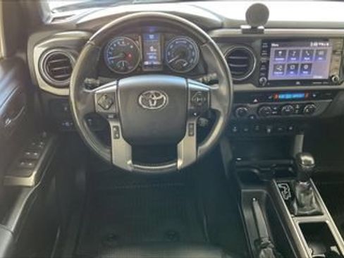 Used 2021 Toyota Tacoma TRD Off-Road w/ TRD Premium Off Road Package AWD/4WD image 24