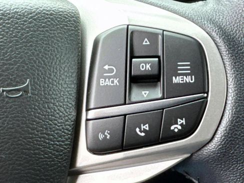 Used 2023 Ford Explorer XLT AWD/4WD image 19