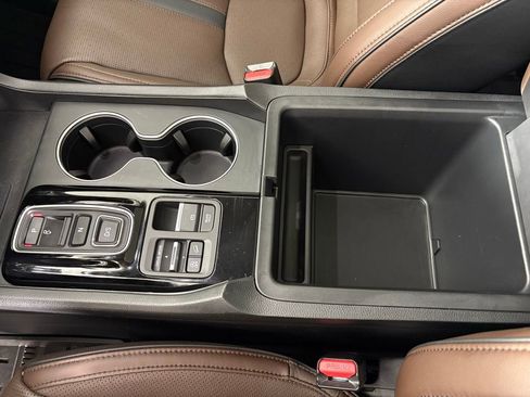 Used 2025 Honda Pilot Elite image 31