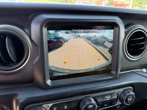 Used 2022 Jeep Wrangler Unlimited Sport AWD/4WD image 21