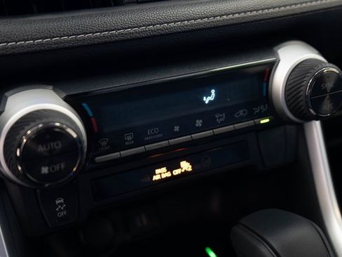 Used 2025 Toyota RAV4 XLE image 24