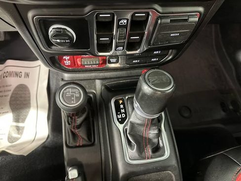 Used 2023 Jeep Wrangler Unlimited Rubicon 4xe AWD/4WD image 16