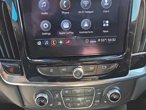 Used 2020 Chevrolet Traverse LT FWD image 24