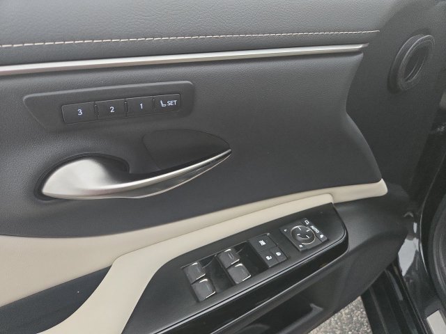 Used 2025 Lexus ES 350 w/ Premium Package FWD image 13