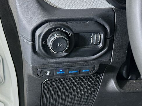 Used 2024 Jeep Wrangler Unlimited Sahara AWD/4WD image 16