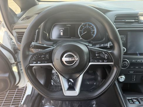 Used 2025 Nissan Leaf S FWD image 16