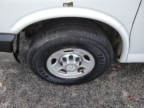 Used 2014 Chevrolet Express 2500 image 49