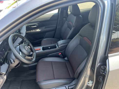 Used 2026 Nissan Kicks SR FWD image 13