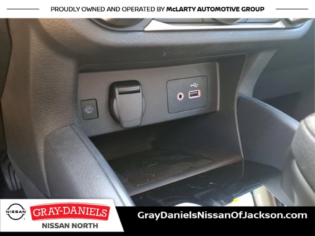 Certified 2025 Nissan Versa SV w/ Trunk Package FWD image 19