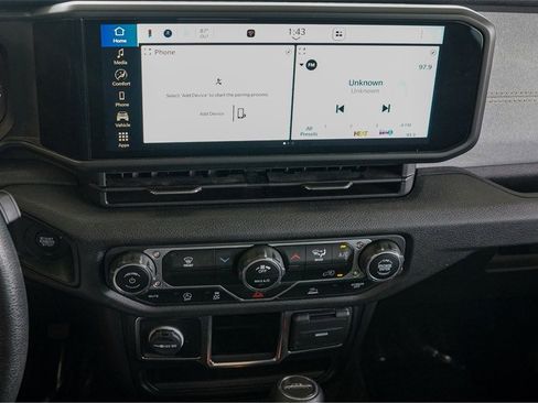 Used 2024 Jeep Gladiator Sport image 12