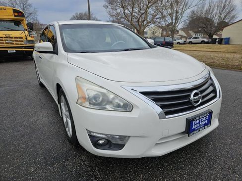 Used 2014 Nissan Altima 2.5 SL w/ Technology Package image 9
