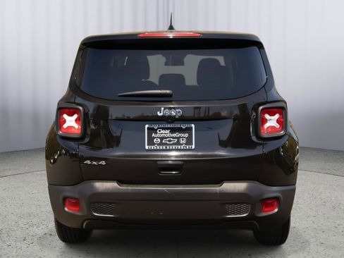 Used 2023 Jeep Renegade Latitude AWD/4WD image 22