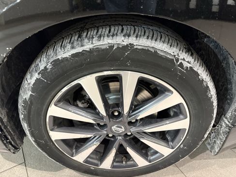 Used 2017 Nissan Altima 2.5 SL w/ Moonroof Package image 7