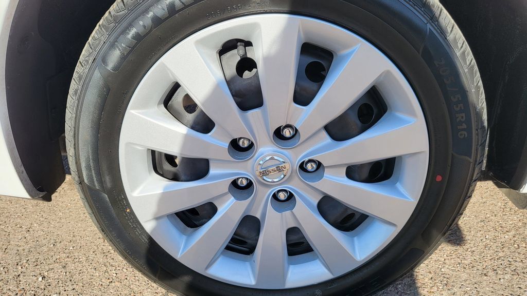 Used 2017 Nissan Sentra S FWD image 16