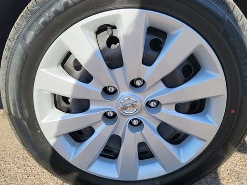 Used 2017 Nissan Sentra S FWD image 16