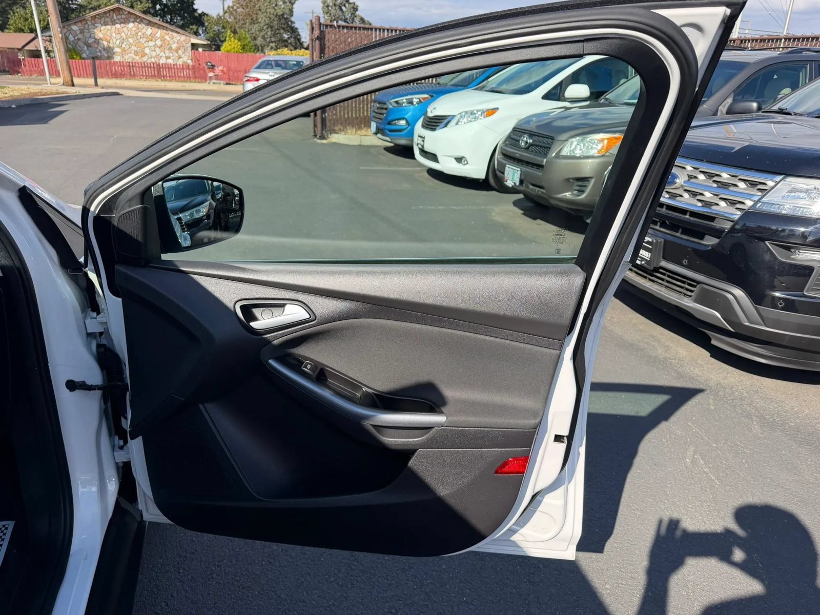 Used 2014 Ford Focus Titanium FWD image 16