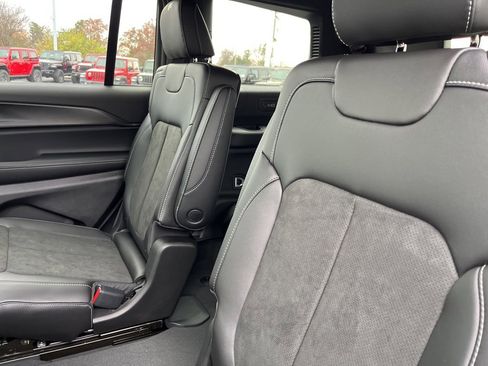 New 2025 Jeep Grand Cherokee L Altitude image 37