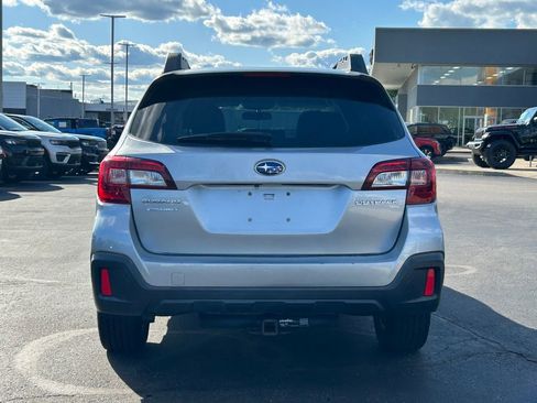 Used 2018 Subaru Outback 2.5i AWD/4WD image 6