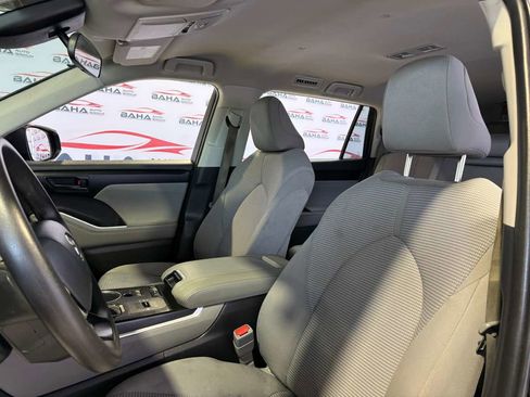 Used 2022 Toyota Highlander L FWD image 60