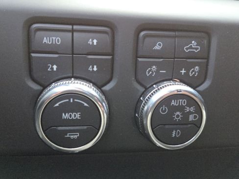 Used 2024 GMC Sierra 2500 AT4 w/ AT4 Premium Plus Package image 8