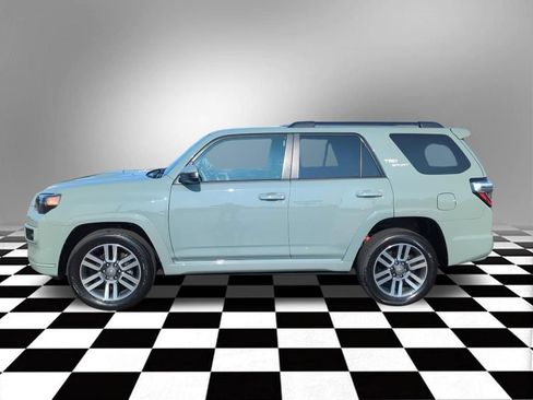 Used 2022 Toyota 4Runner TRD Sport AWD/4WD image 4
