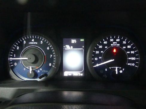 Used 2018 Toyota Sienna XLE Premium image 32