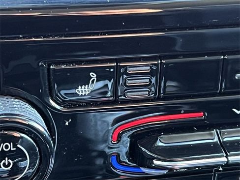 Certified 2023 Jeep Grand Cherokee Limited w/ Black Appearance Package image 29