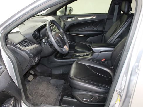Used 2018 Lincoln MKC Premiere image 17