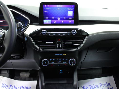 Used 2022 Ford Escape SE w/ Cold Weather Package AWD/4WD image 18