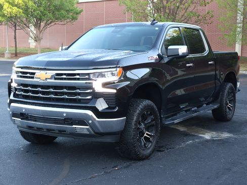 Used 2025 Chevrolet Silverado 1500 LTZ image 33