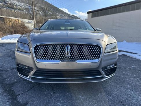 Used 2019 Lincoln Continental Select w/ Continental Climate Package image 2