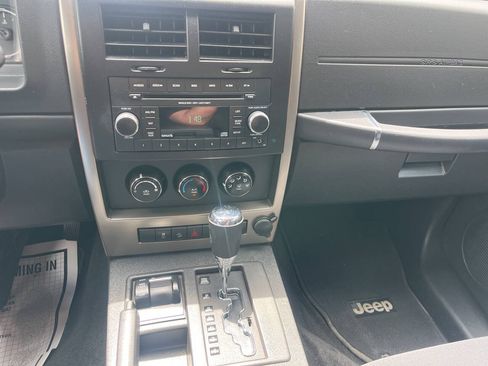 Used 2012 Jeep Liberty Sport w/ Popular Equipment Group AWD/4WD image 18