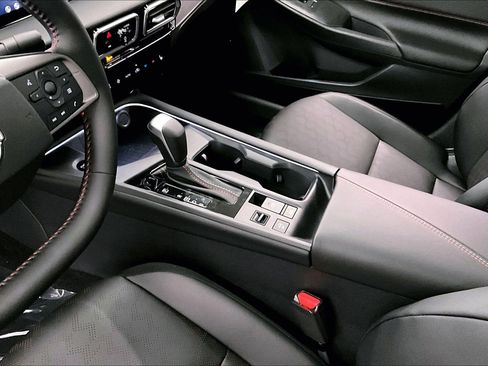 New 2026 Nissan Sentra SR w/ SR Premium Package FWD image 9