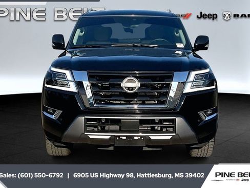 Used 2024 Nissan Armada SL w/ Captain's Chairs Package image 3