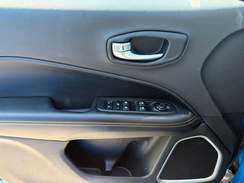 Used 2018 Jeep Compass Limited w/ Safe & Security Group AWD/4WD image 27