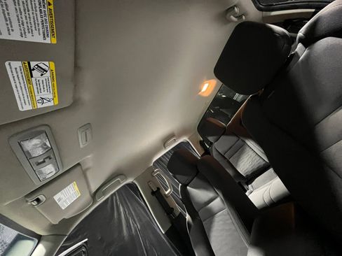 Certified 2022 Nissan Frontier S image 33