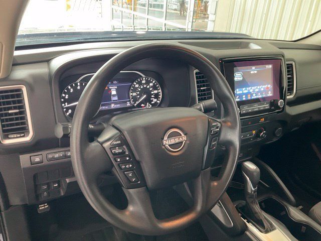Used 2022 Nissan Frontier SV AWD/4WD image 6