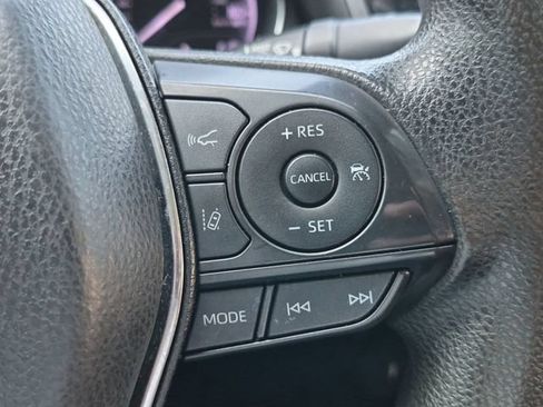 Used 2019 Toyota Camry LE FWD image 16
