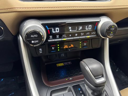 Used 2025 Toyota RAV4 Limited w/ Advanced Technology Package AWD/4WD image 66