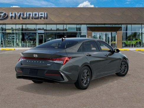 New 2025 Hyundai Elantra Blue image 4