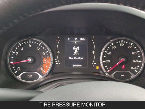 Used 2016 Jeep Renegade Latitude FWD image 19