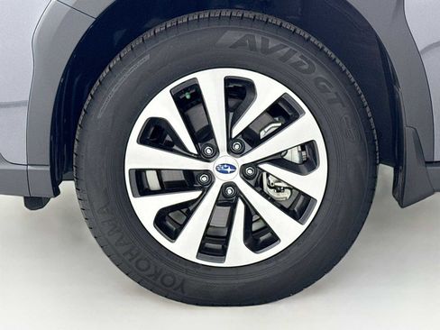 Used 2025 Subaru Outback Premium image 29