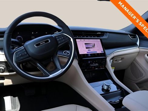 New 2025 Jeep Grand Cherokee Limited w/ Luxury Tech Group II image 14