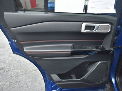 Used 2022 Ford Explorer ST-Line w/ Class IV Trailer Tow Package image 12